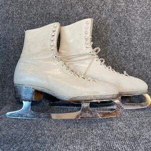 Vintage Hyde Ice Skating Shoes with Matching Hyde Blades Women 8 Figure Skating